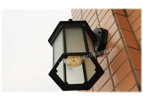 WALL LAMP 8337 E27 CLASSIC BLACK (FROSTED/CLEAR)