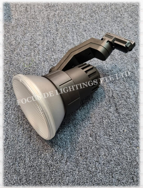 MEGAMAN TRACK LIGHT FITTING L0601TA PAR38 (ONLY BLACK FITTING)